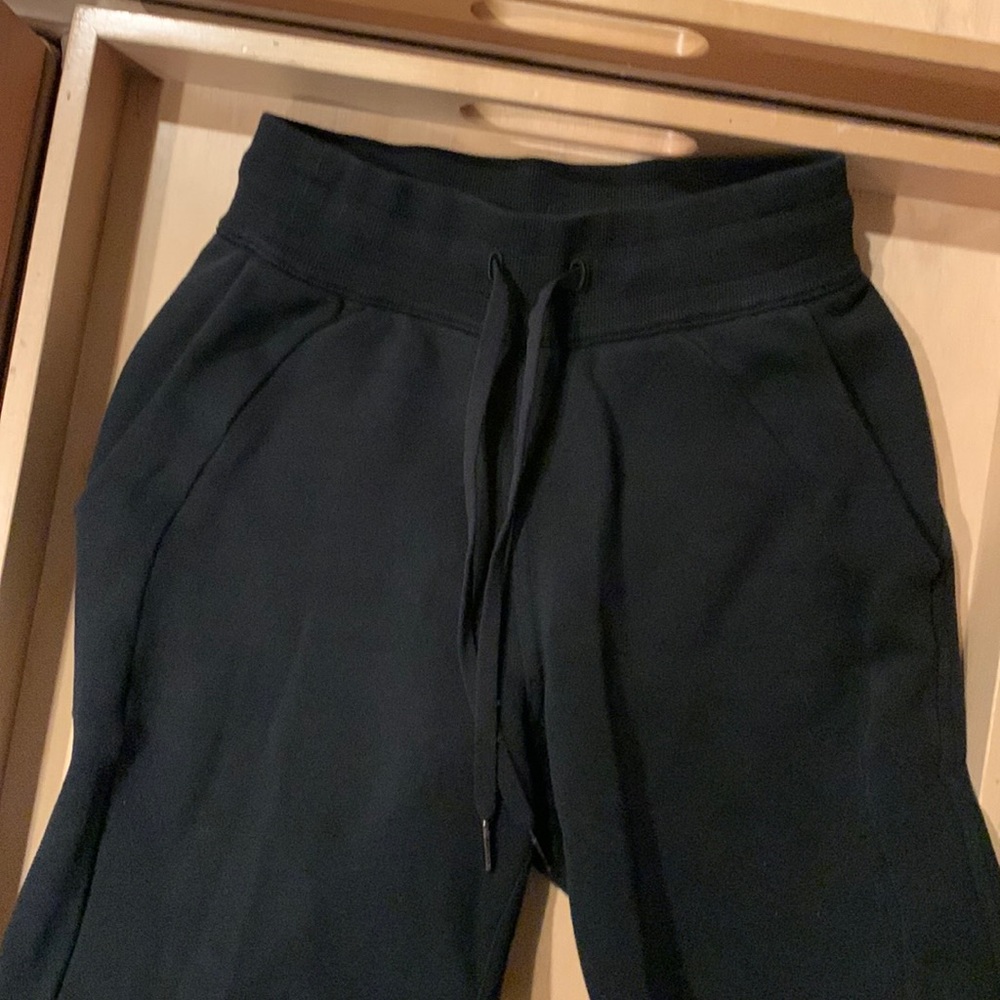 Lululemon black Scuba highrise relaxed jogger